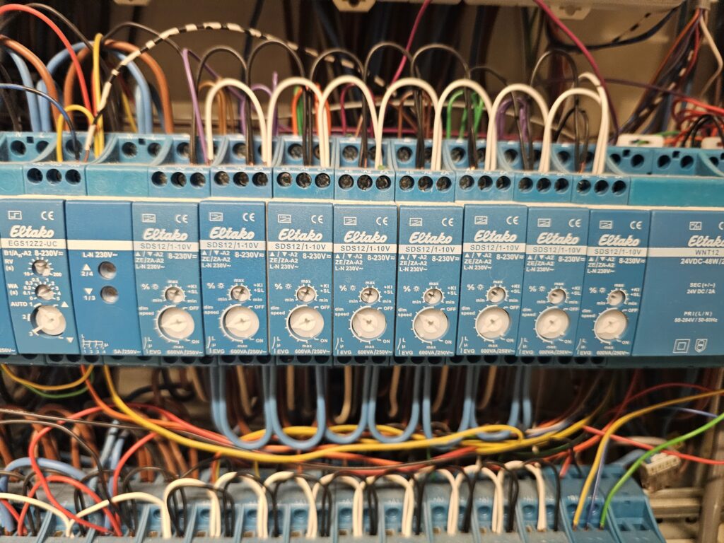 Domotica dimmers voor verlichting geplaatst door Elec Support